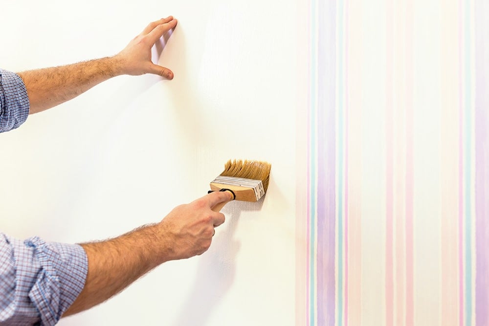 Revêtement mural : papier peint ou peinture ? - Côté Maison