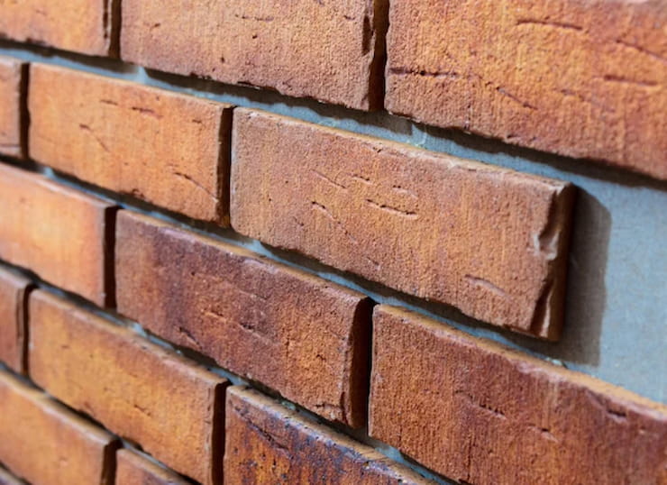 La brique de mur en terre cuite, au meilleur de sa forme - HORS SITE