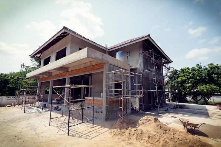 Brique ou parpaing ? Ootravaux vous aide à choisir le bon matériau pour votre maison