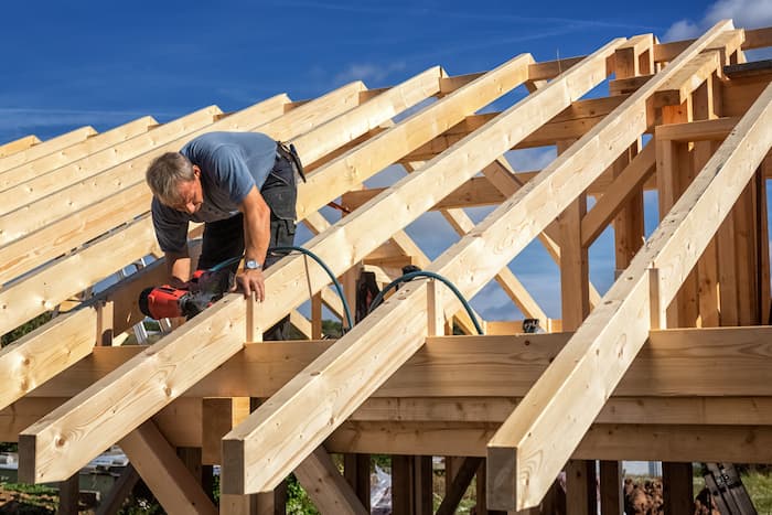 traitement-charpente-comment-trouver-le-meilleur-artisan-ootravaux