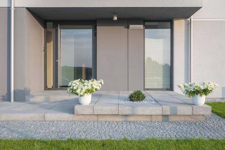 Bien aménager l'entrée extérieure d'une maison