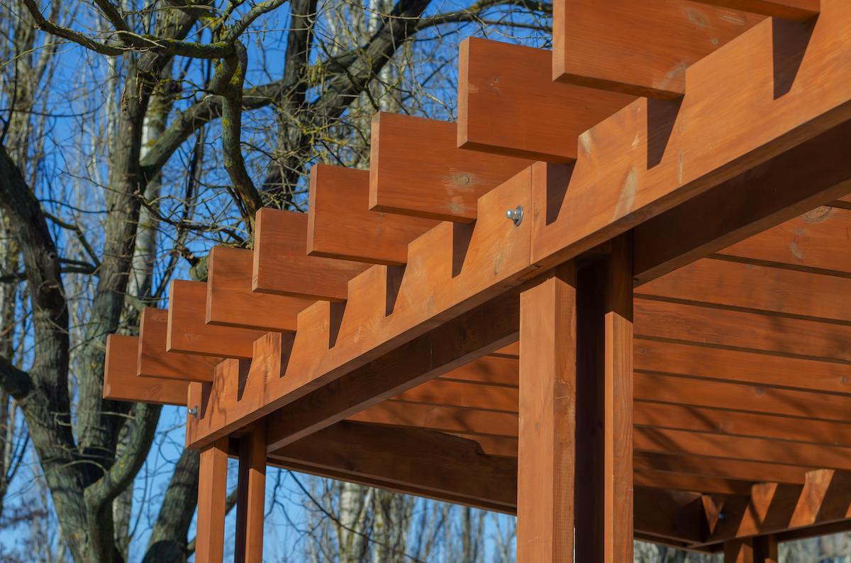 Pergola en bois exotique.