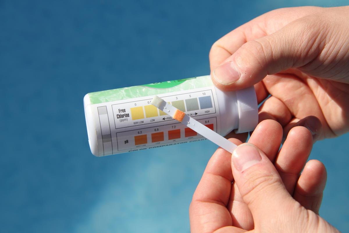 Comment mesurer l'alcalinité de l'eau de la piscine ?
