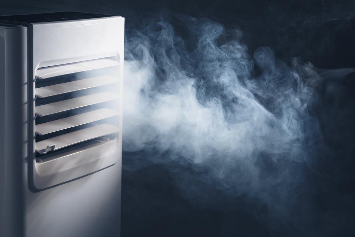 Climatisation qui dégage de la fumée blanche