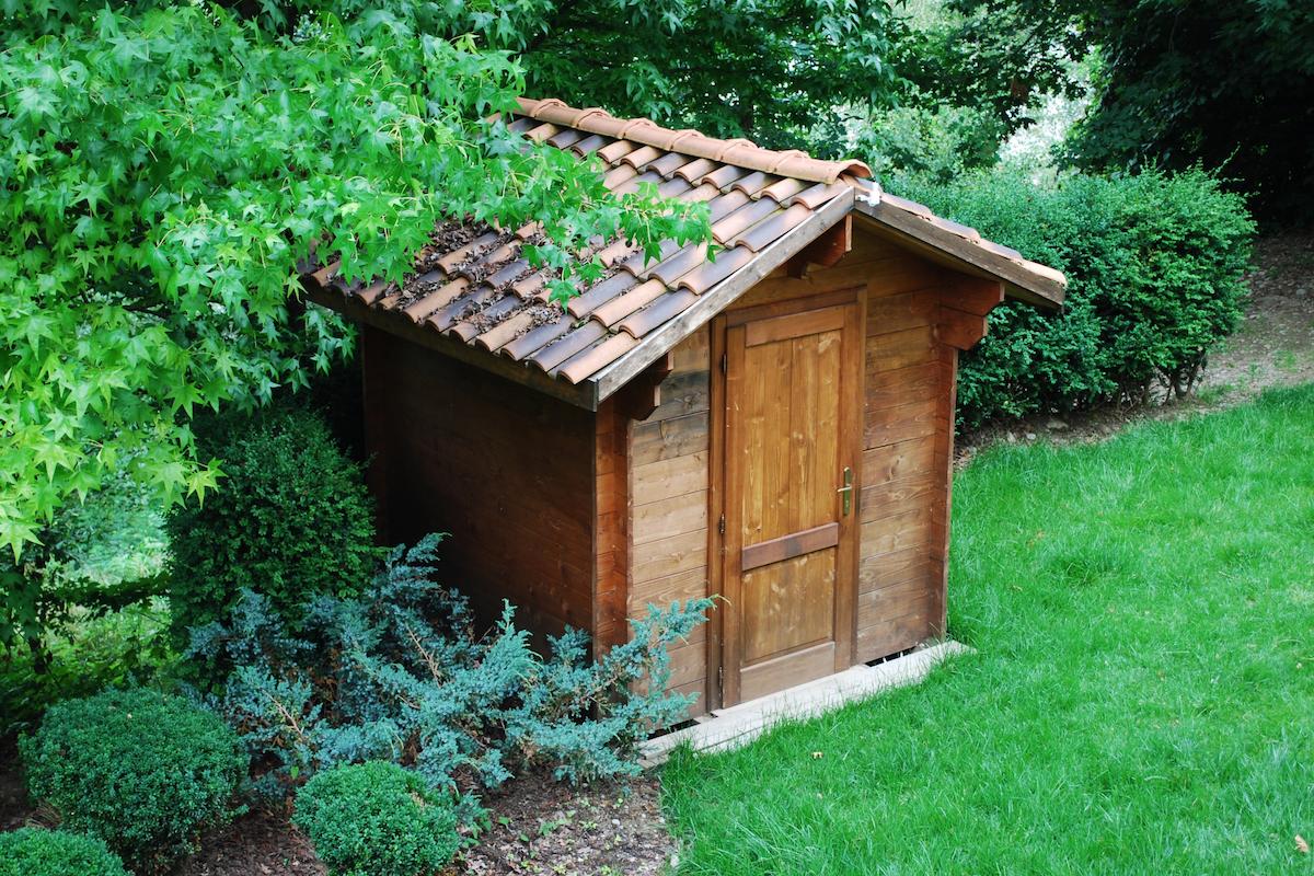 Comment bien réaliser les fondations d'un abri de jardin ?