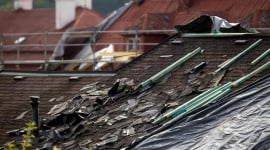Toiture, jardin, assurance : les bons réflexes face aux tornades et à la grêle