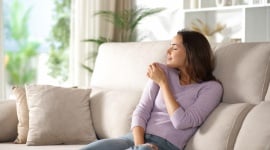 Ventilation, bicarbonate, absorbeurs : LA vraie méthode contre l'odeur d'humidité
