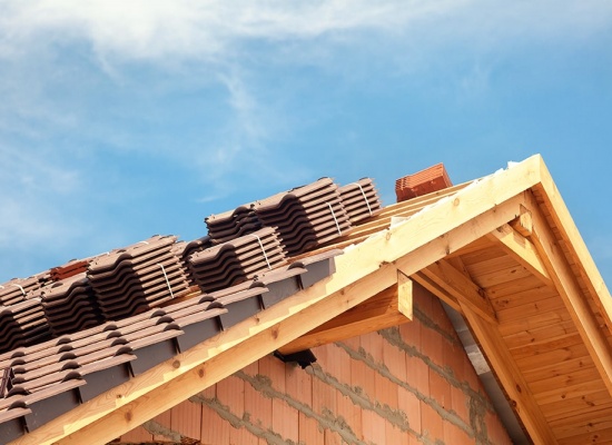 Rénovation de toiture : choisir les tuiles