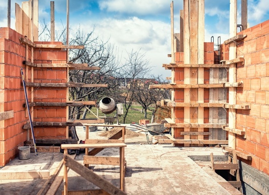 Construction d'une maison en briques