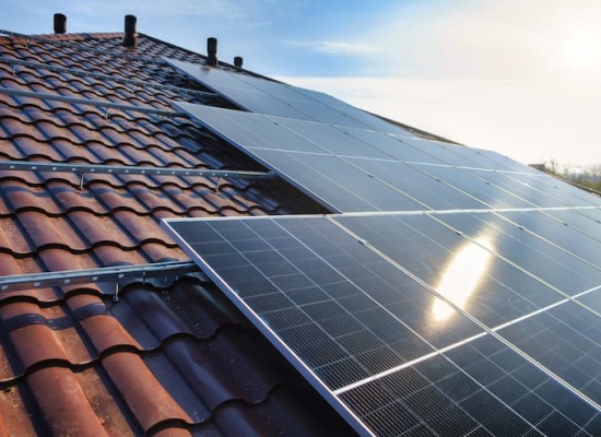 Mieux comprendre les différences entre les unités de mesure kW, kWh et kWc 