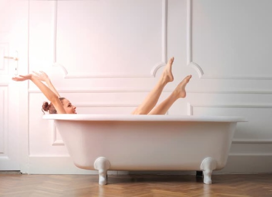 Quel-parquet-choisir-dans-une-salle-de-bain-ootravaux