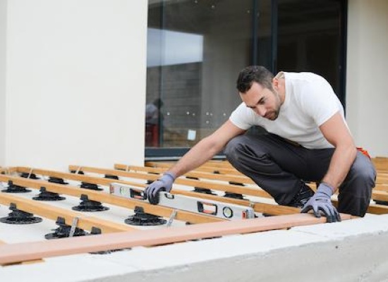 Construire sa terrasse en bois : les bonnes étapes