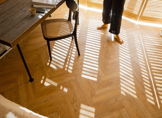 Parquet point de Hongrie dans un salon