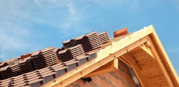 Rénovation de toiture : choisir les tuiles