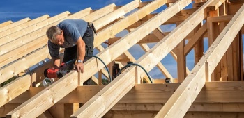 traitement-charpente-comment-trouver-le-meilleur-artisan-ootravaux
