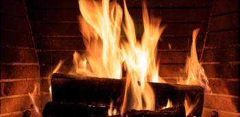 jolie flamme dans cheminee