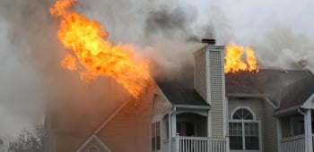 maison-en-feu-ootravaux