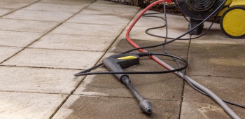 Conseils pour bien nettoyer une terrasse en béton