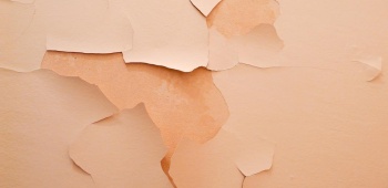 peinture-écaillée-mur