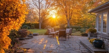 photo magnifique d'une terrasse à l'automne