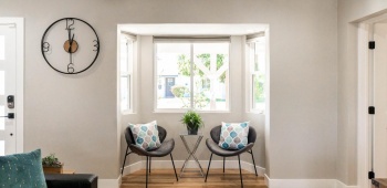 alcove avec fauteuils