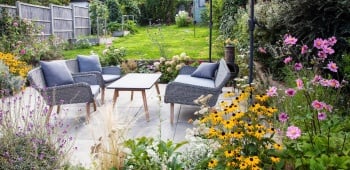 jardin fleuri été