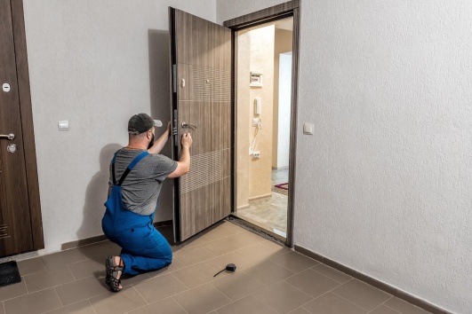 installation-porte-entree-ootravaux