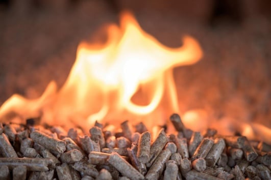flamme-poele-pellets