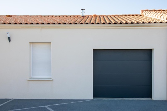 exemple enrobe devant un parking