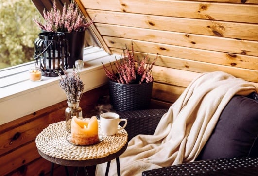 la bougie, indispensable pour un salon cosy