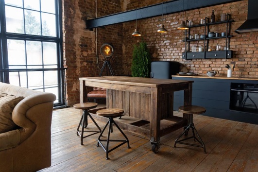 Cuisine décorée avec un style industriel.