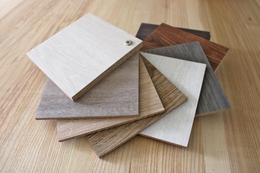 échantillon de bois pour choisir la meilleure teinte
