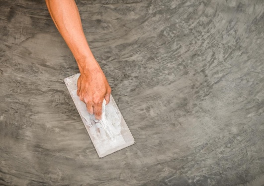 Lissage de béton ciré