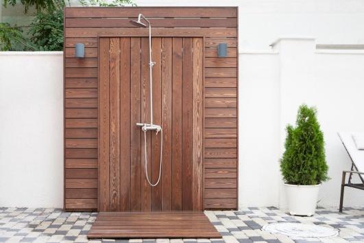 douche exterieure en bois