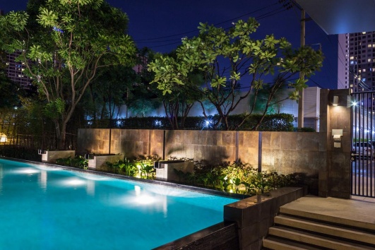 piscine-hors-sol-luminaires