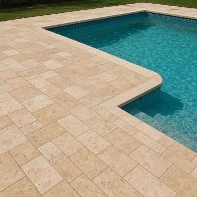 tour de piscine en travertin 