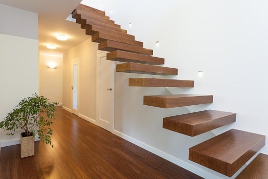 Escalier suspendu en bois