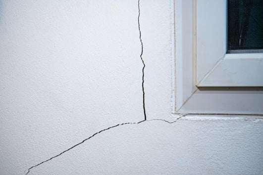 Fissure sur une façade