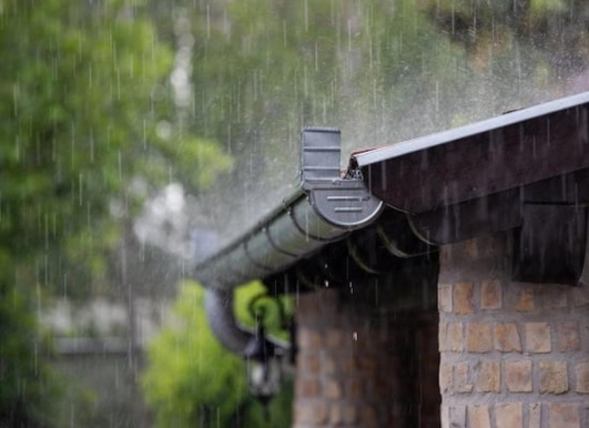 INT-evacuation-eaux-pluie-gouttiere
