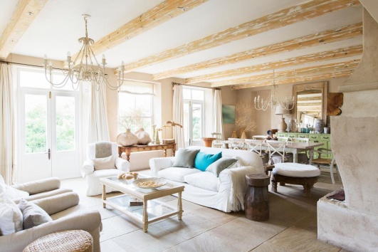intérieur maison longère épurée