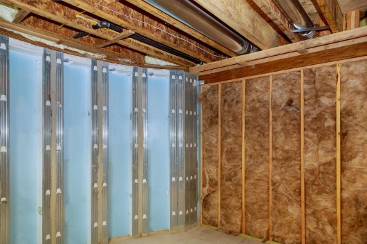 Isoler les murs de votre cave pour vous protéger du froid mais aussi de l'humidité