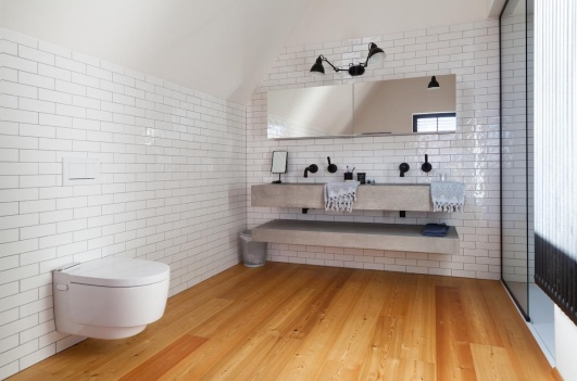 WC suspendu salle de bain installer par un professionnel plombier
