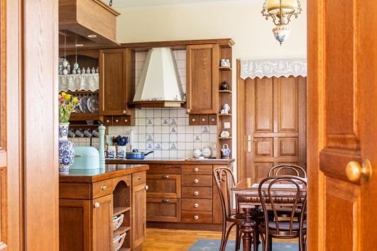 cuisine en bois démodée