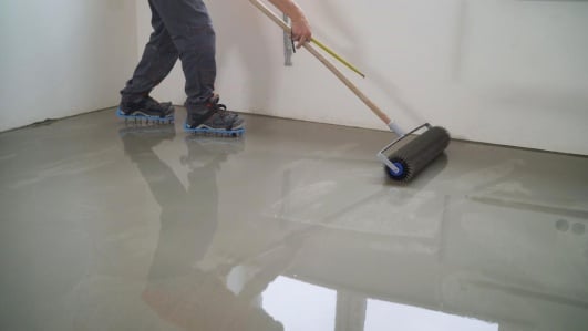 repartition beton autonivelant par un maçon professionnel