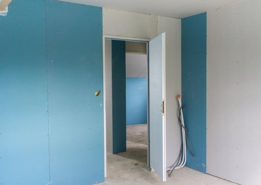 faites installer votre cloison en placo par un artisan professionnel