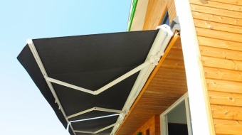 Installation-stores-trouver-la-meilleure-entreprise-ootravaux