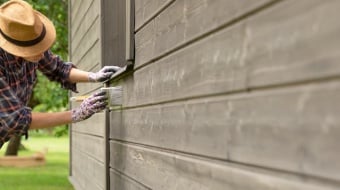 Choisir-la-meilleure-peinture-pour-bois-exterieur-ootravaux.