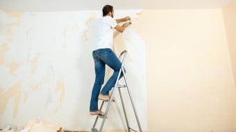 Comment décoller du papier peint ?