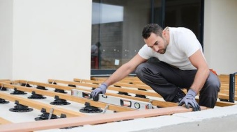 Construire sa terrasse en bois : les bonnes étapes
