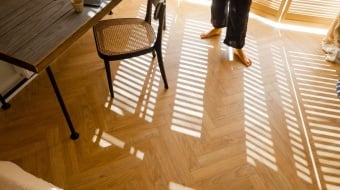Parquet point de Hongrie dans un salon
